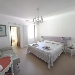 A Casa Di Dora Bed & Breakfast