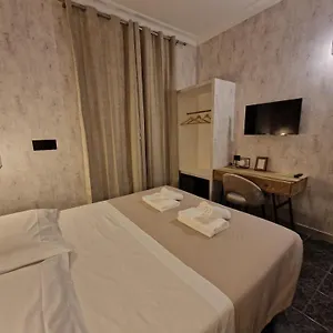 Отель Agora ***