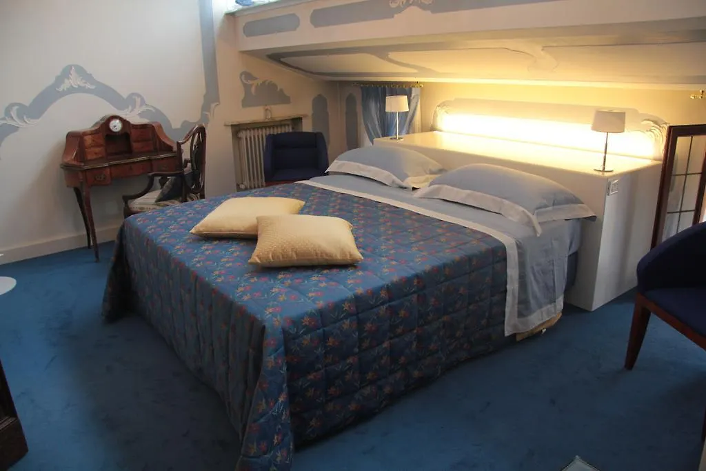 Domus Dotti V Guest House Treviso 2*,  Italy