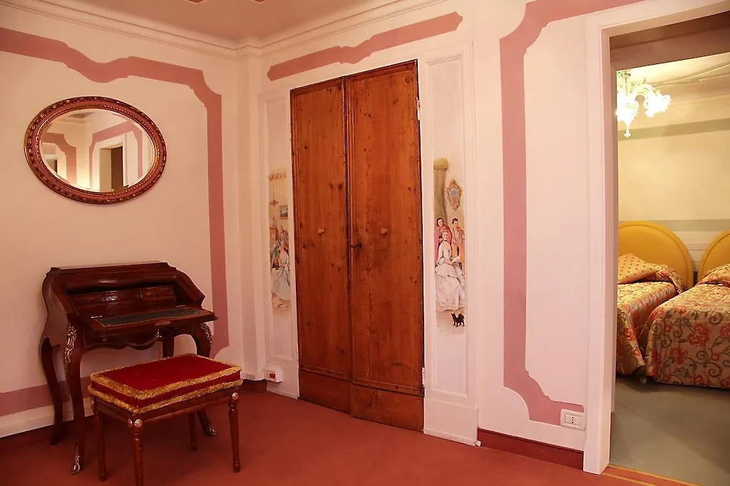 ** Bed & Breakfast Domus Dotti V Guest House Treviso Italy