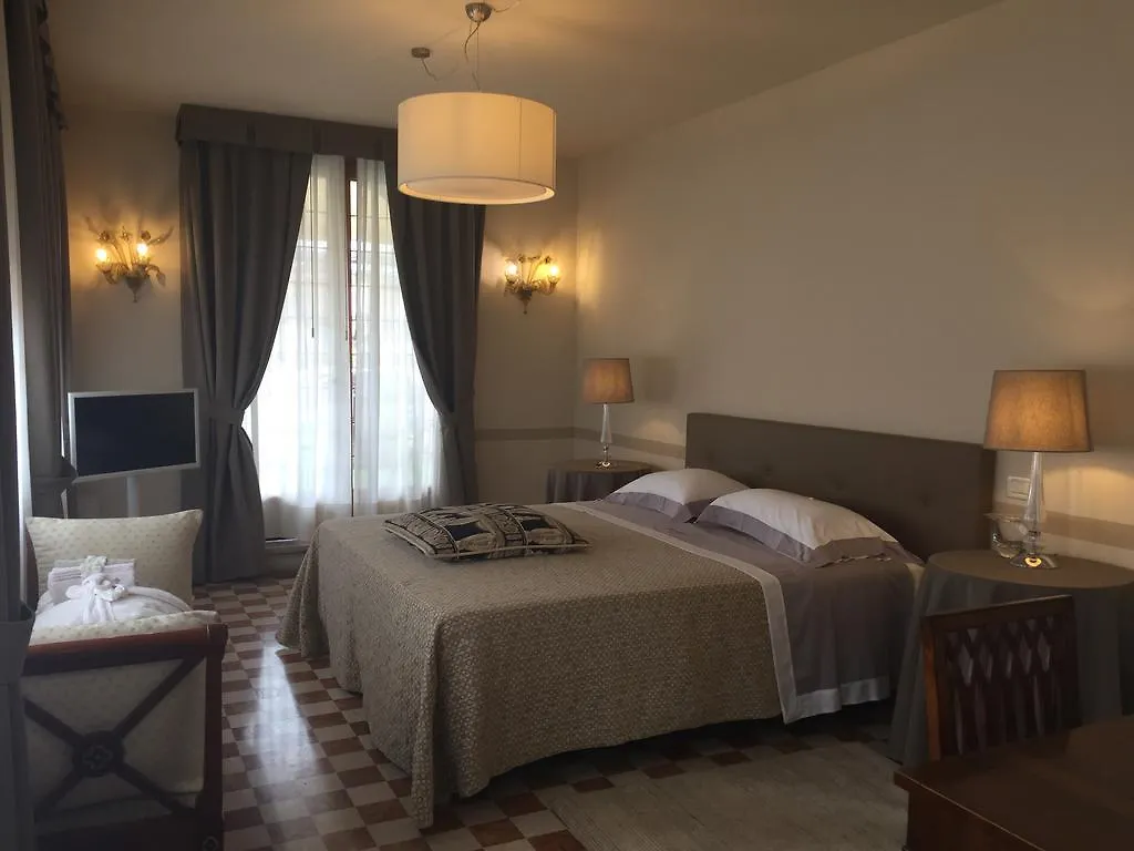 Domus Dotti V Guest House Treviso Bed & Breakfast