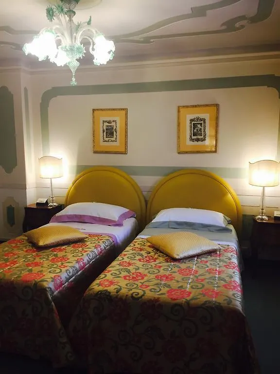 ** Bed & Breakfast Domus Dotti V Guest House Treviso Italy