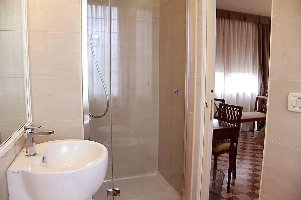 ** Bed & Breakfast Domus Dotti V Guest House Treviso Italy