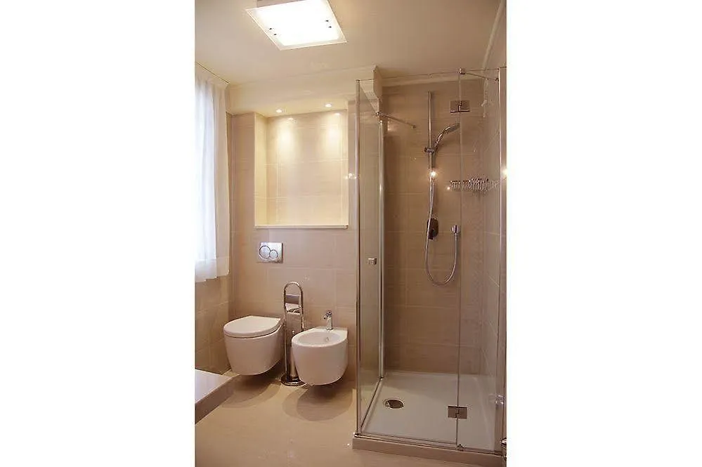 Domus Dotti V Guest House Treviso 2*,  Italy